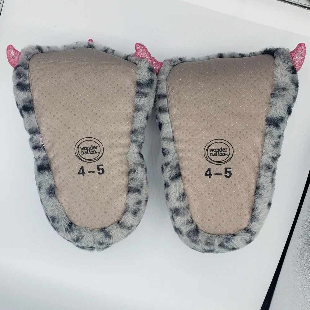 Cute and Cozy Wonder Nation Girls‎ 4-5 or Womens 6-7 Gray Monster Slippers